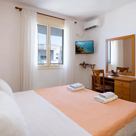 Апартаменты Holidays *