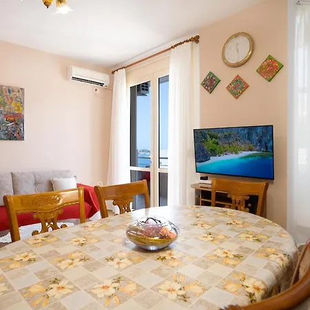 Holidays * Vlorë