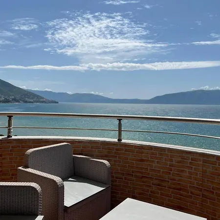 Holidays Apartment *